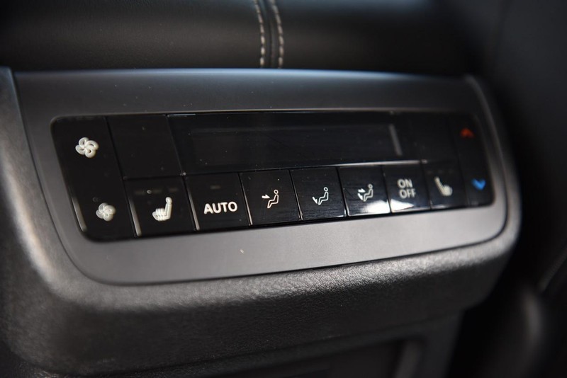 Nissan Pathfinder Vehicle Image 26