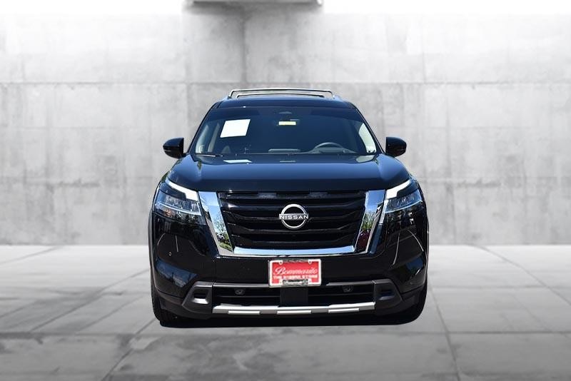 Nissan Pathfinder Vehicle Image 04