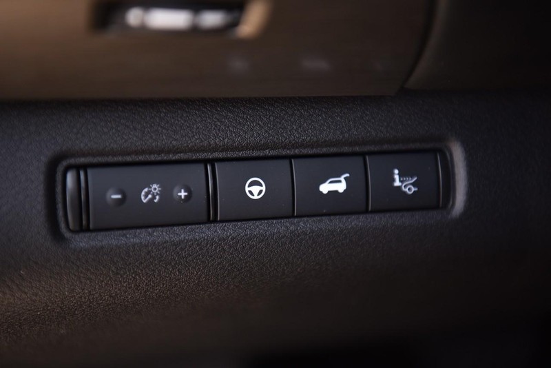 Nissan Pathfinder Vehicle Image 12