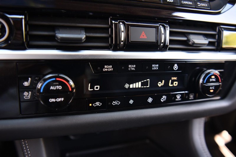 Nissan Pathfinder Vehicle Image 19