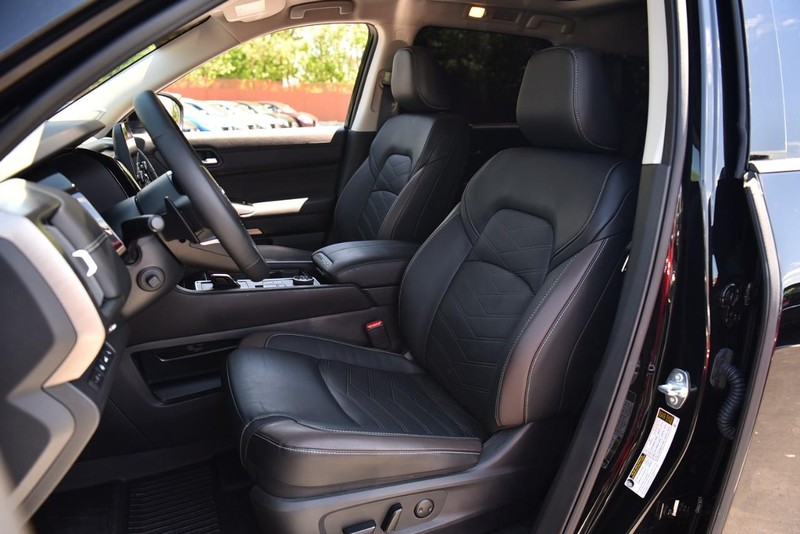 Nissan Pathfinder Vehicle Image 23