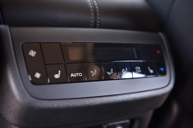 Nissan Pathfinder Vehicle Image 27