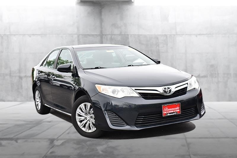 Toyota Camry Vehicle Image 02