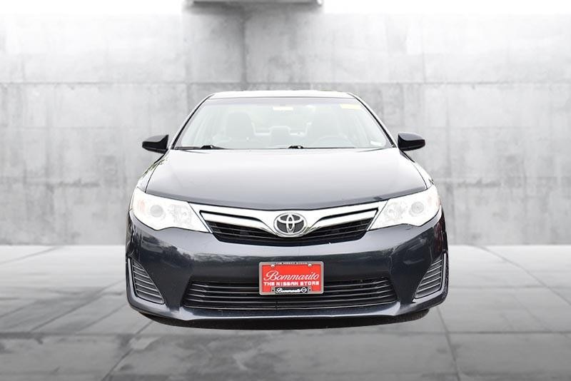 Toyota Camry Vehicle Image 04