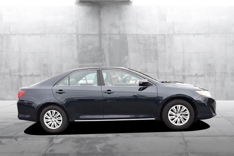 Toyota Camry Vehicle Image 05