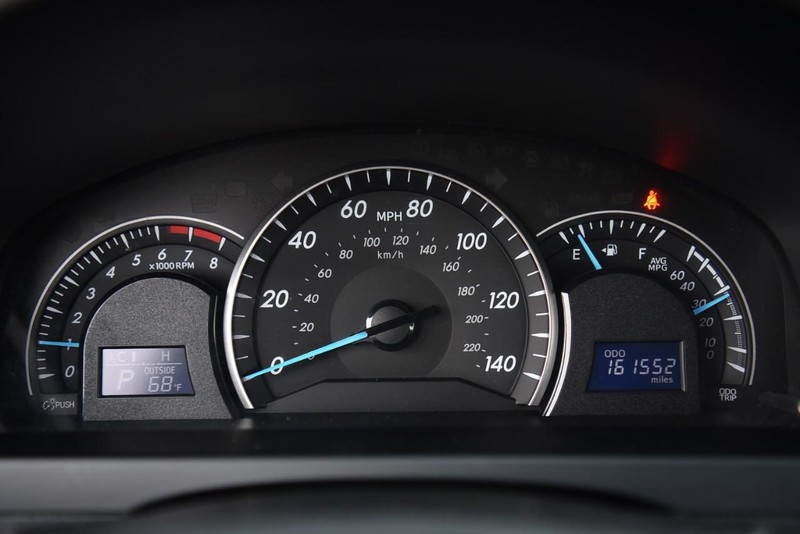 Toyota Camry Vehicle Image 11