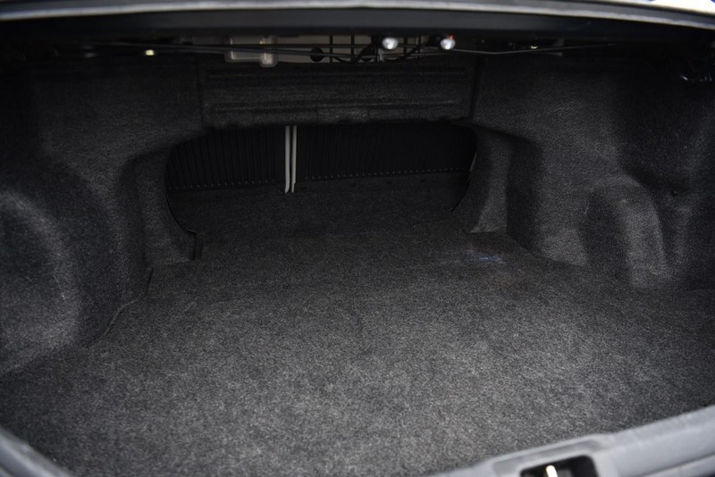 Toyota Camry Vehicle Image 19
