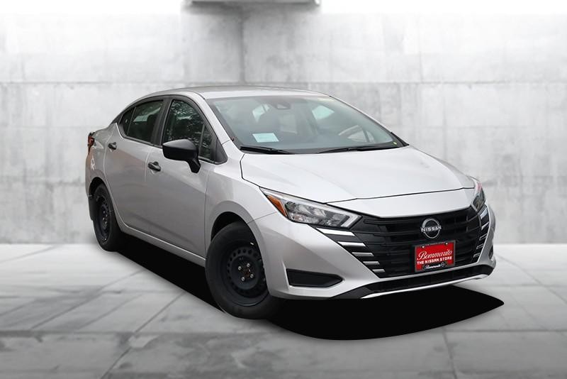 Nissan Versa Vehicle Image 02