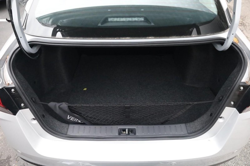 Nissan Versa Vehicle Image 07