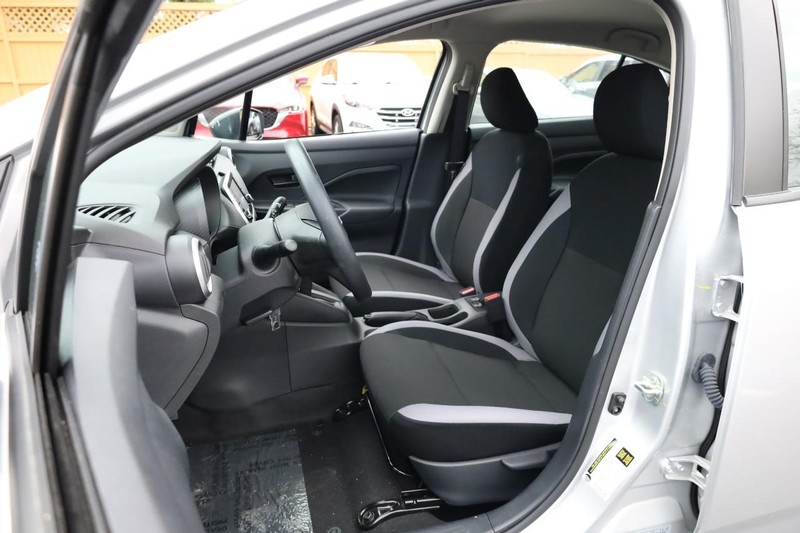 Nissan Versa Vehicle Image 08