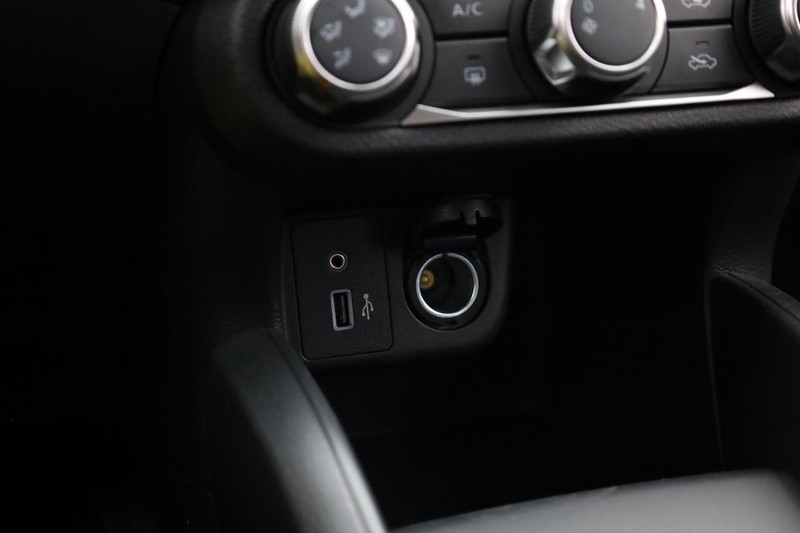 Nissan Versa Vehicle Image 14