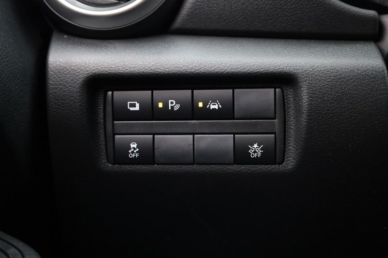 Nissan Versa Vehicle Image 18