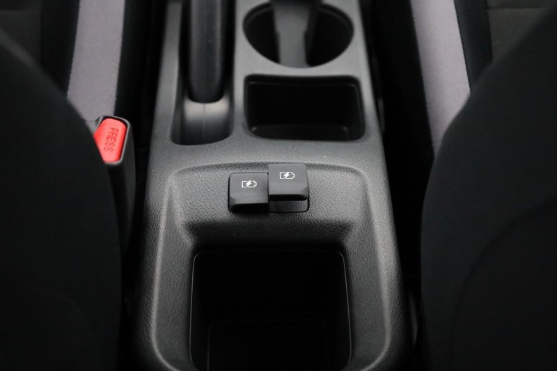 Nissan Versa Vehicle Image 20