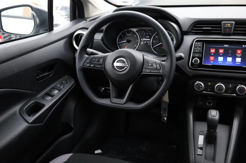 Nissan Versa Vehicle Image 22