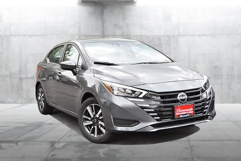 Nissan Versa Vehicle Image 02