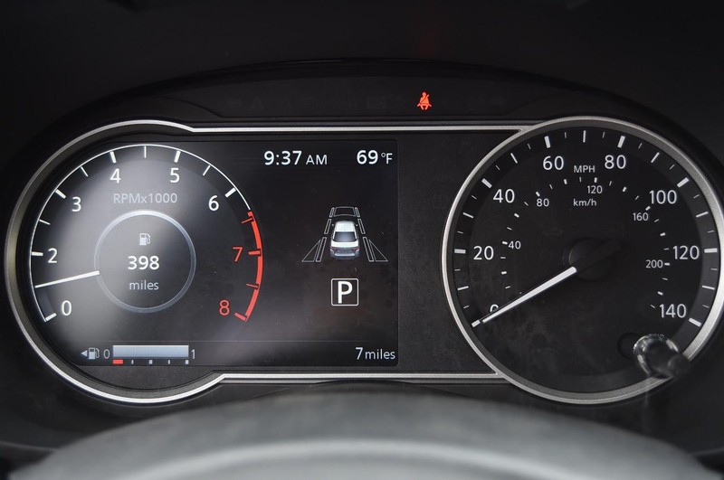 Nissan Versa Vehicle Image 11