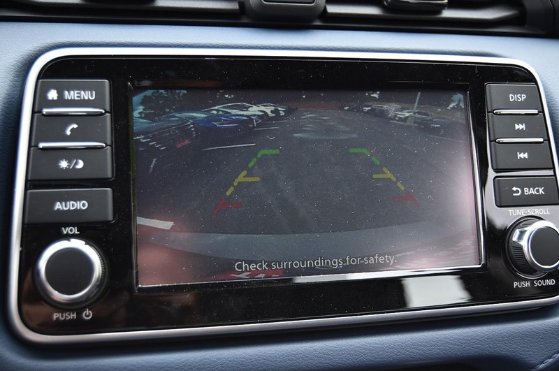 Nissan Versa Vehicle Image 12