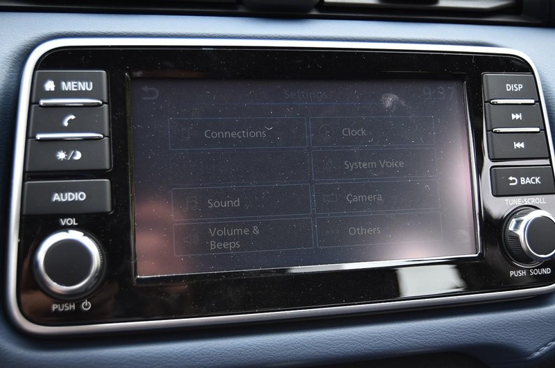 Nissan Versa Vehicle Image 13
