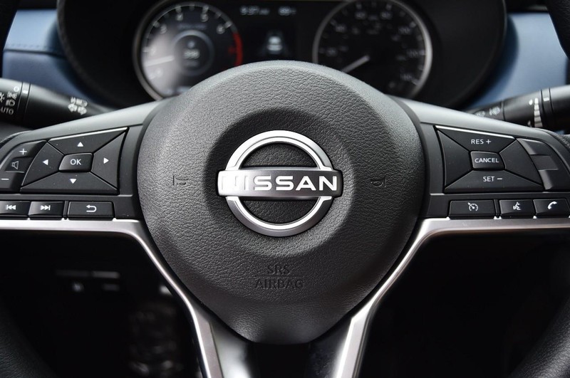 Nissan Versa Vehicle Image 17