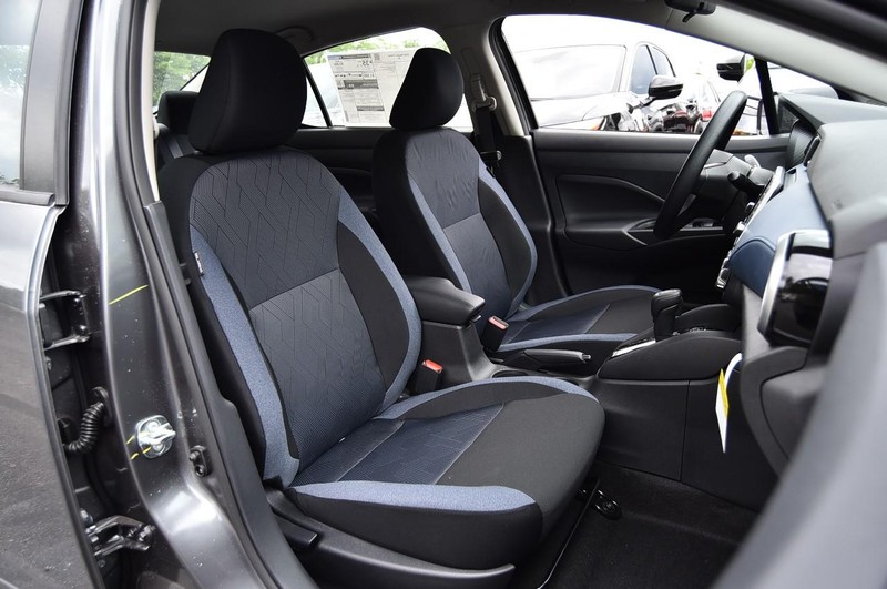 Nissan Versa Vehicle Image 19