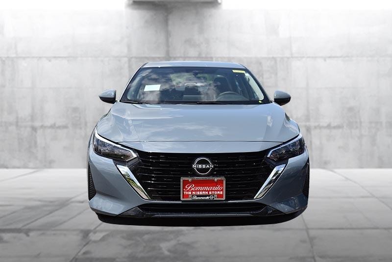 Nissan Sentra Vehicle Image 04