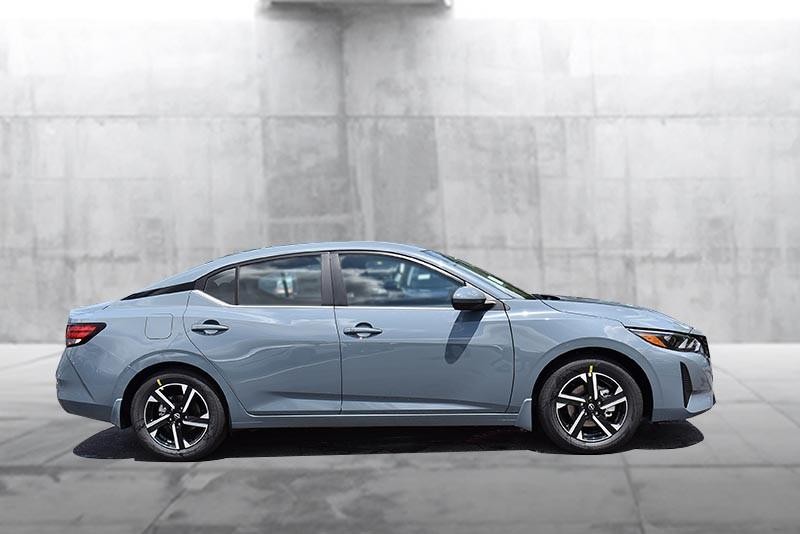 Nissan Sentra Vehicle Image 05