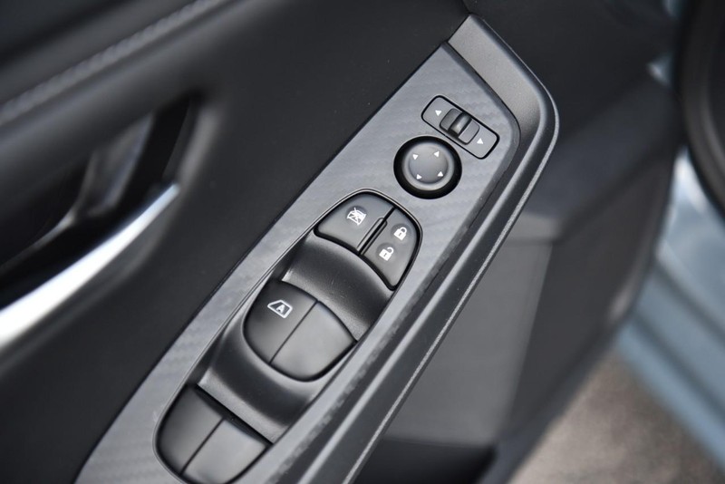 Nissan Sentra Vehicle Image 09