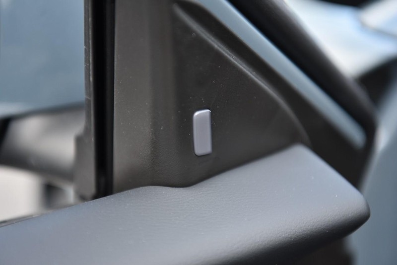 Nissan Sentra Vehicle Image 10