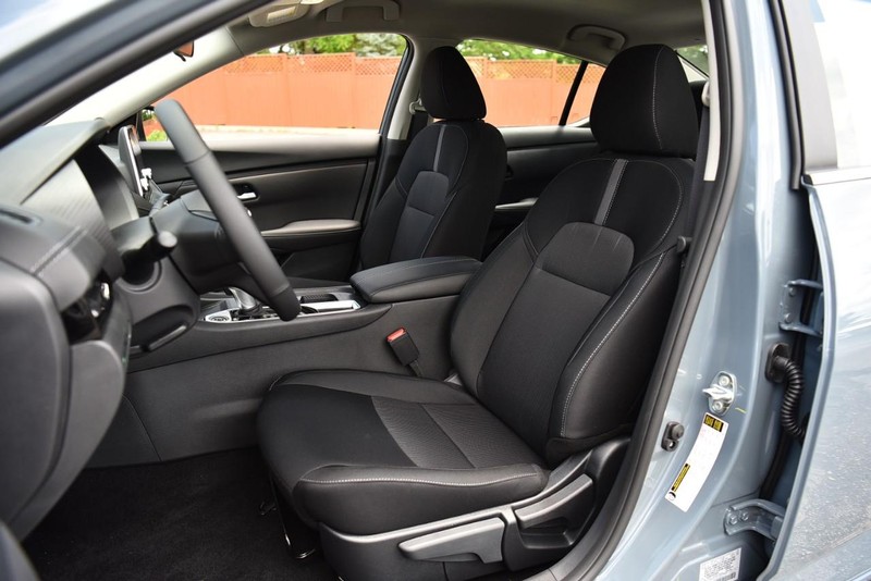 Nissan Sentra Vehicle Image 19