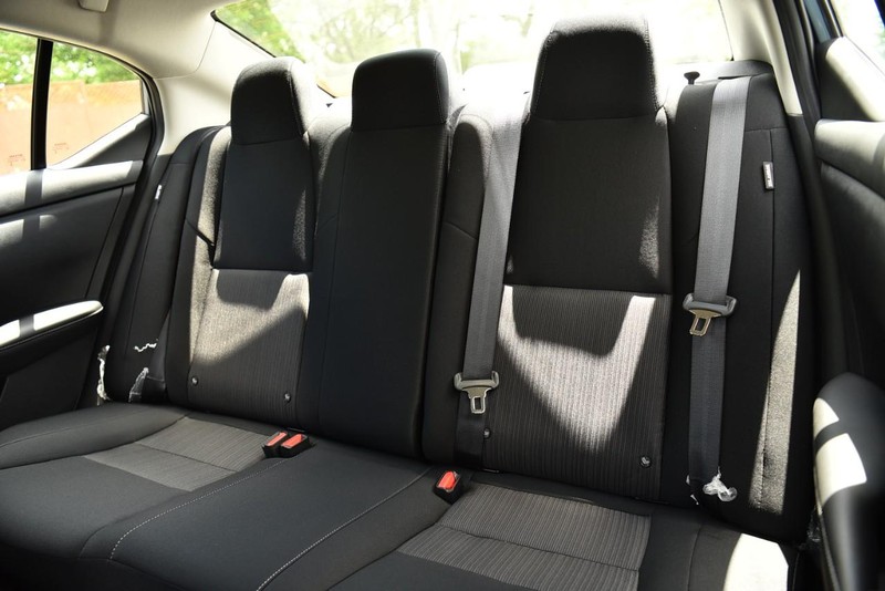 Nissan Sentra Vehicle Image 21