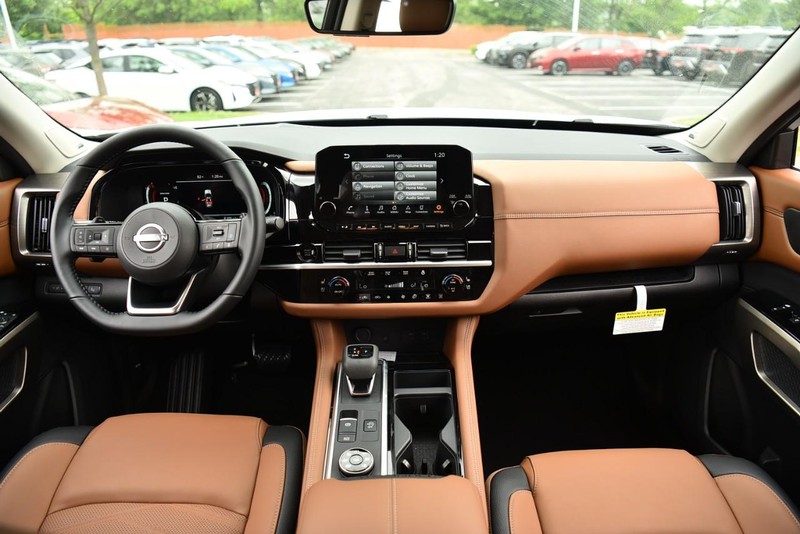 Nissan Pathfinder Vehicle Image 08