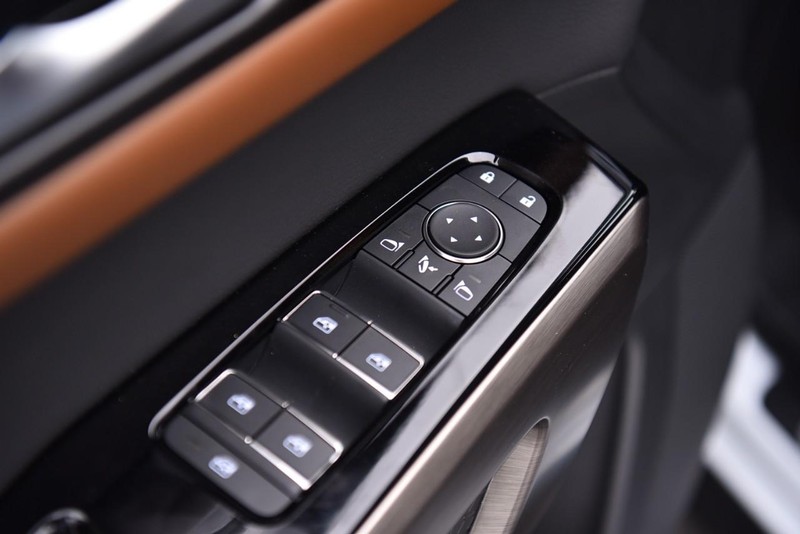 Nissan Pathfinder Vehicle Image 09
