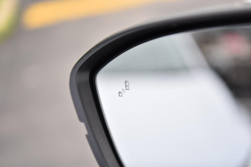 Nissan Pathfinder Vehicle Image 11
