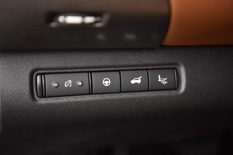 Nissan Pathfinder Vehicle Image 12