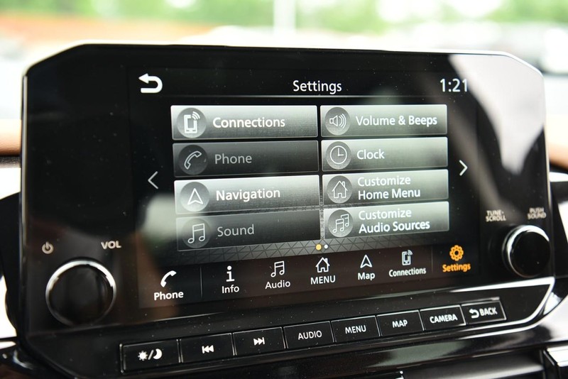 Nissan Pathfinder Vehicle Image 15