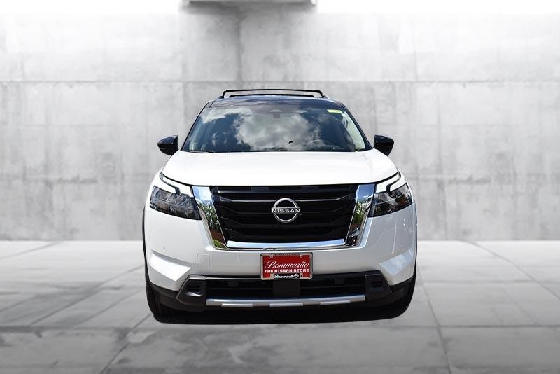 Nissan Pathfinder Vehicle Image 04