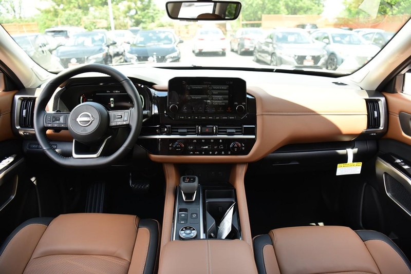 Nissan Pathfinder Vehicle Image 08