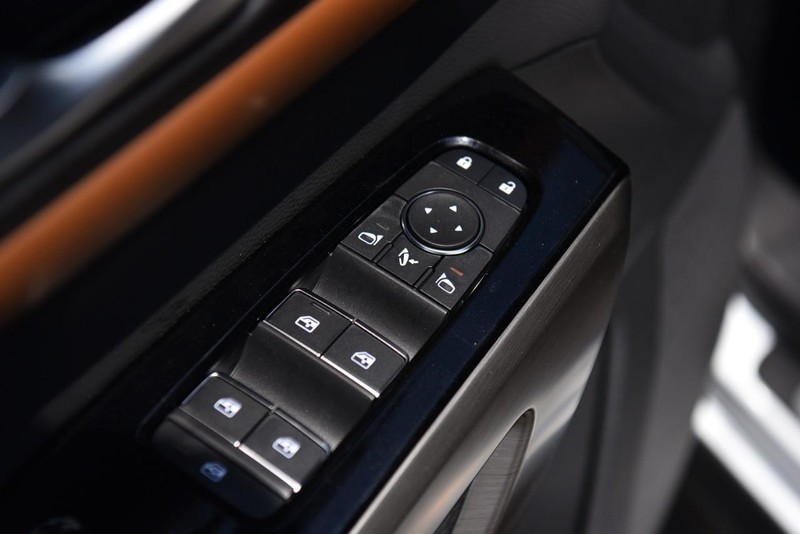 Nissan Pathfinder Vehicle Image 09
