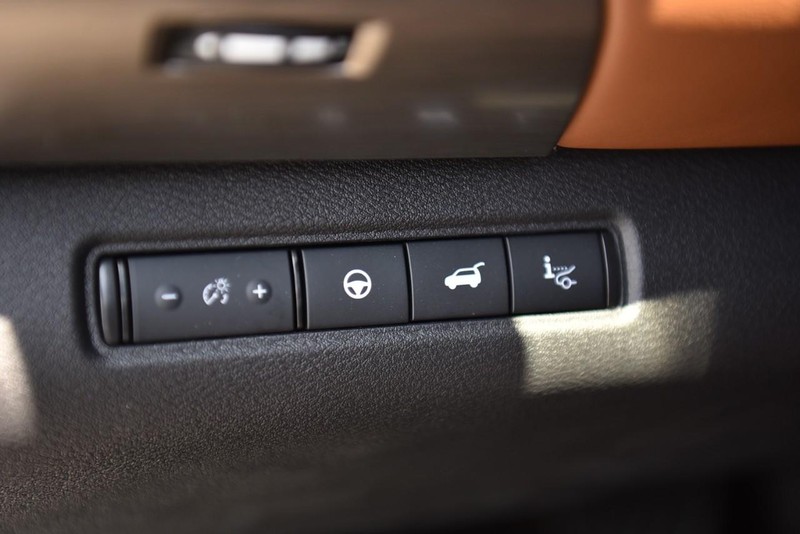 Nissan Pathfinder Vehicle Image 12