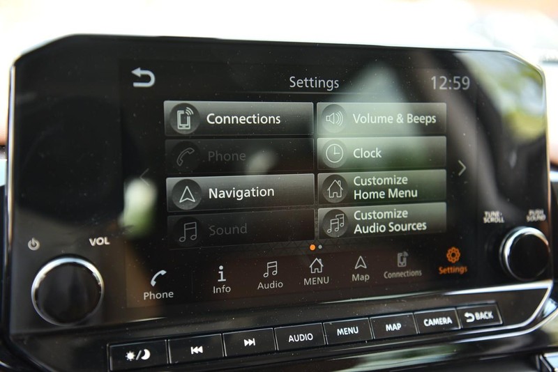 Nissan Pathfinder Vehicle Image 15