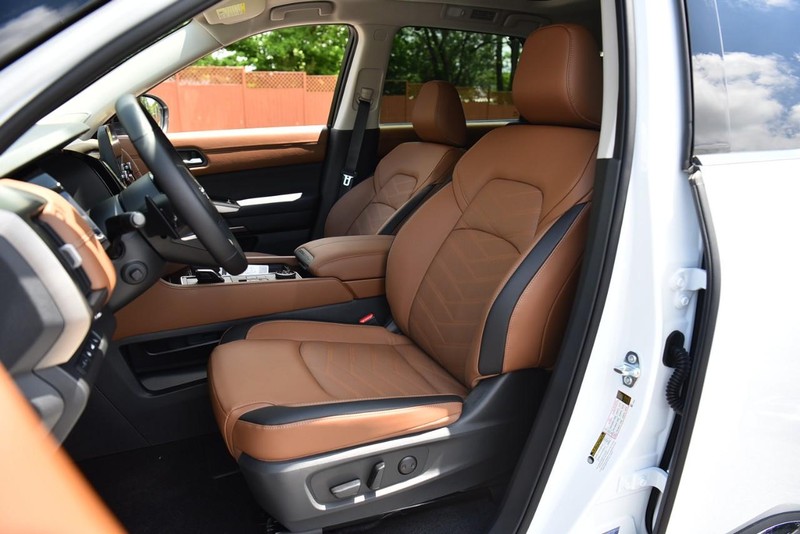 Nissan Pathfinder Vehicle Image 23