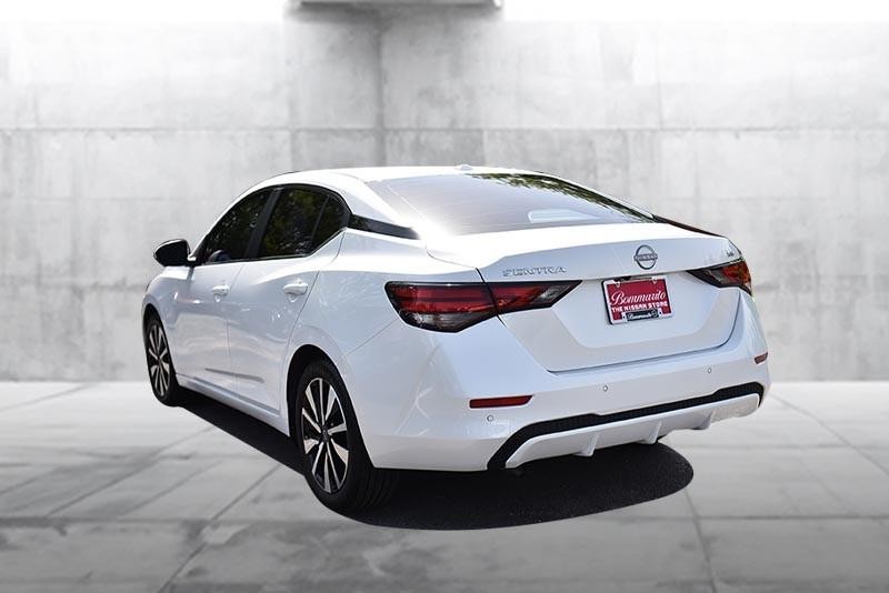 Nissan Sentra Vehicle Image 07