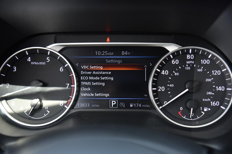 Nissan Sentra Vehicle Image 13