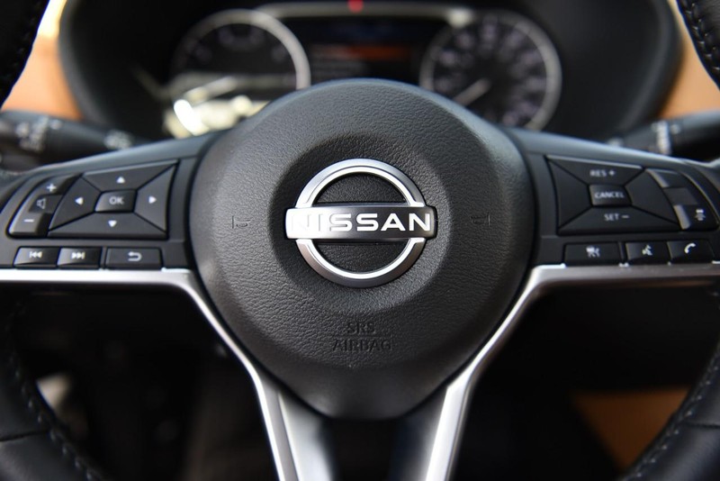 Nissan Sentra Vehicle Image 20