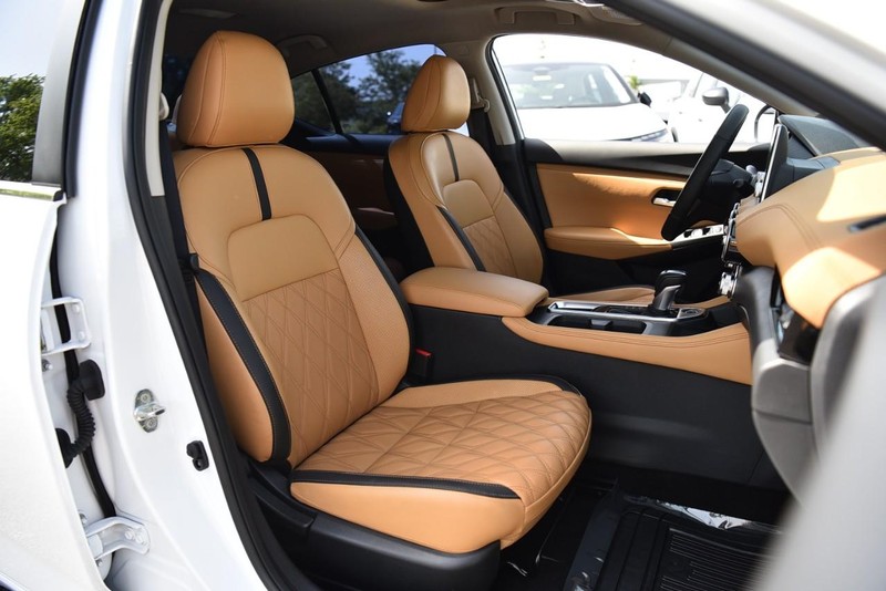 Nissan Sentra Vehicle Image 22