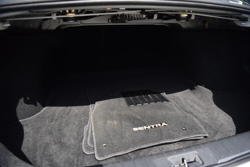 Nissan Sentra Vehicle Image 26
