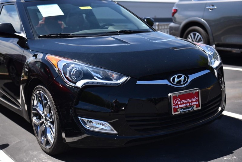 Hyundai Veloster Vehicle Image 02