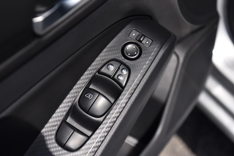 Nissan Altima Vehicle Image 09