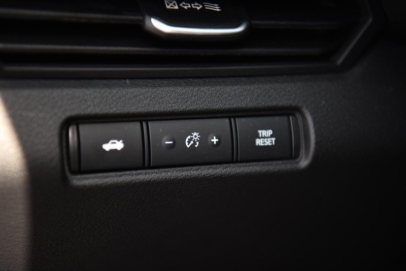Nissan Altima Vehicle Image 11