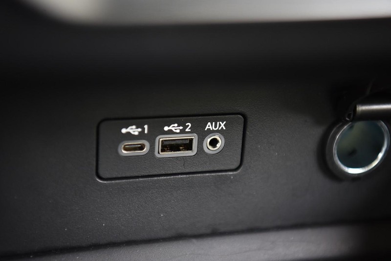 Nissan Altima Vehicle Image 16